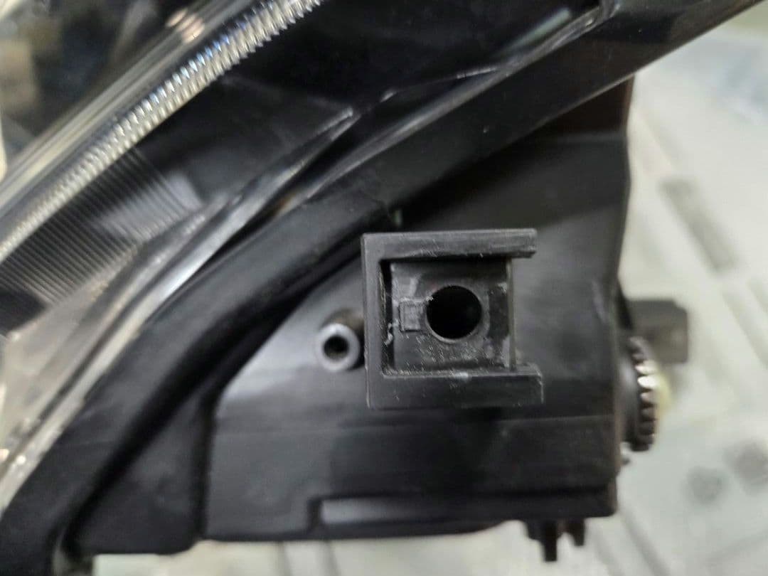 トヨタ　 カローラフィールダー　LED左ヘッドライト NRE161G 16系