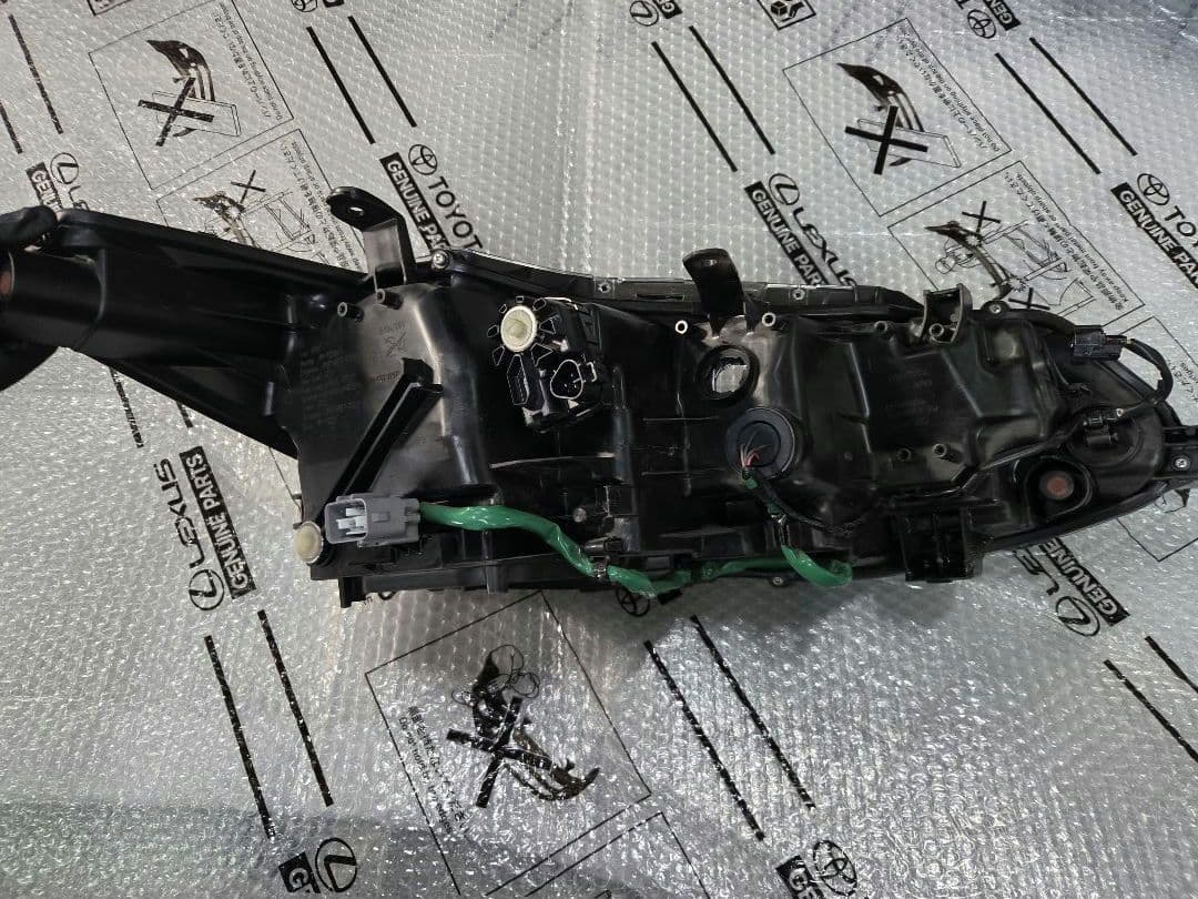 トヨタ　 カローラフィールダー　LED左ヘッドライト NRE161G 16系