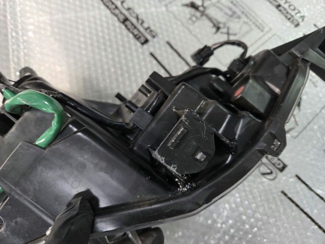 トヨタ　 カローラフィールダー　LED左ヘッドライト NRE161G 16系