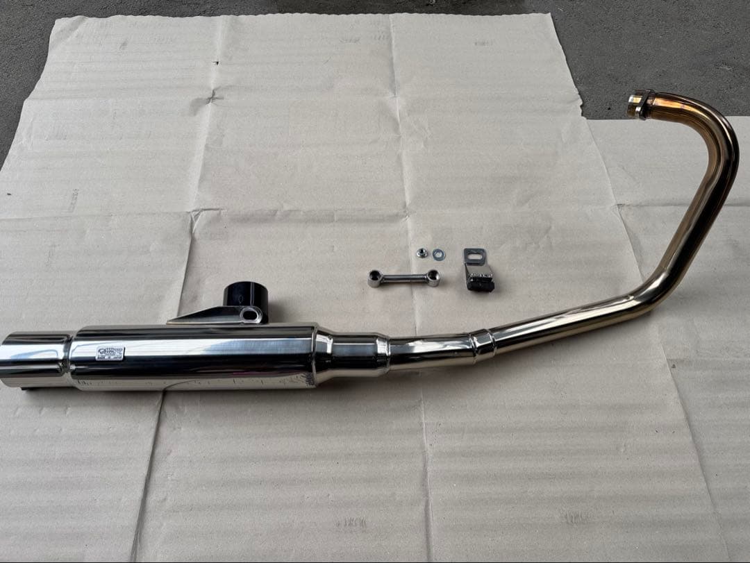 YB125SP ウイルズウイン　ステンレスマフラー 取り付け金具付き　傷あり