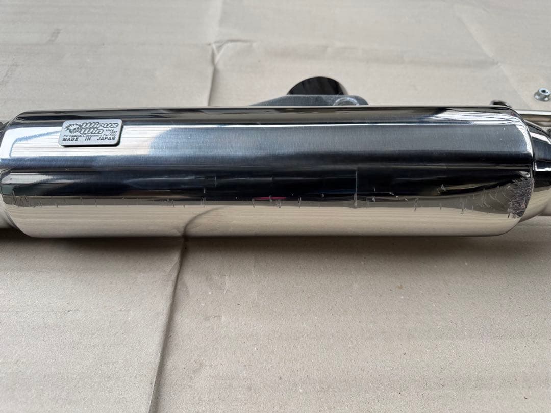 YB125SP ウイルズウイン　ステンレスマフラー 取り付け金具付き　傷あり