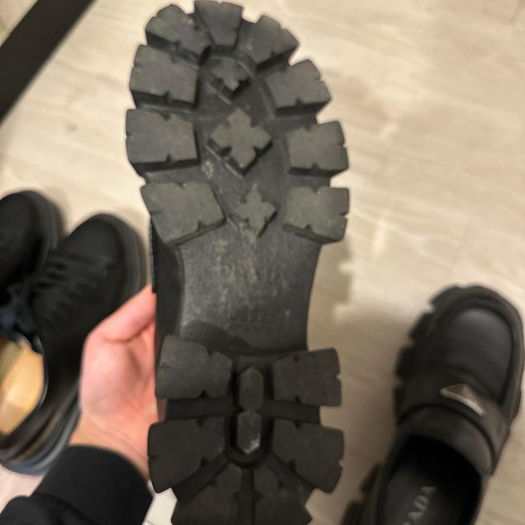 PRADA モノリス　ローファー