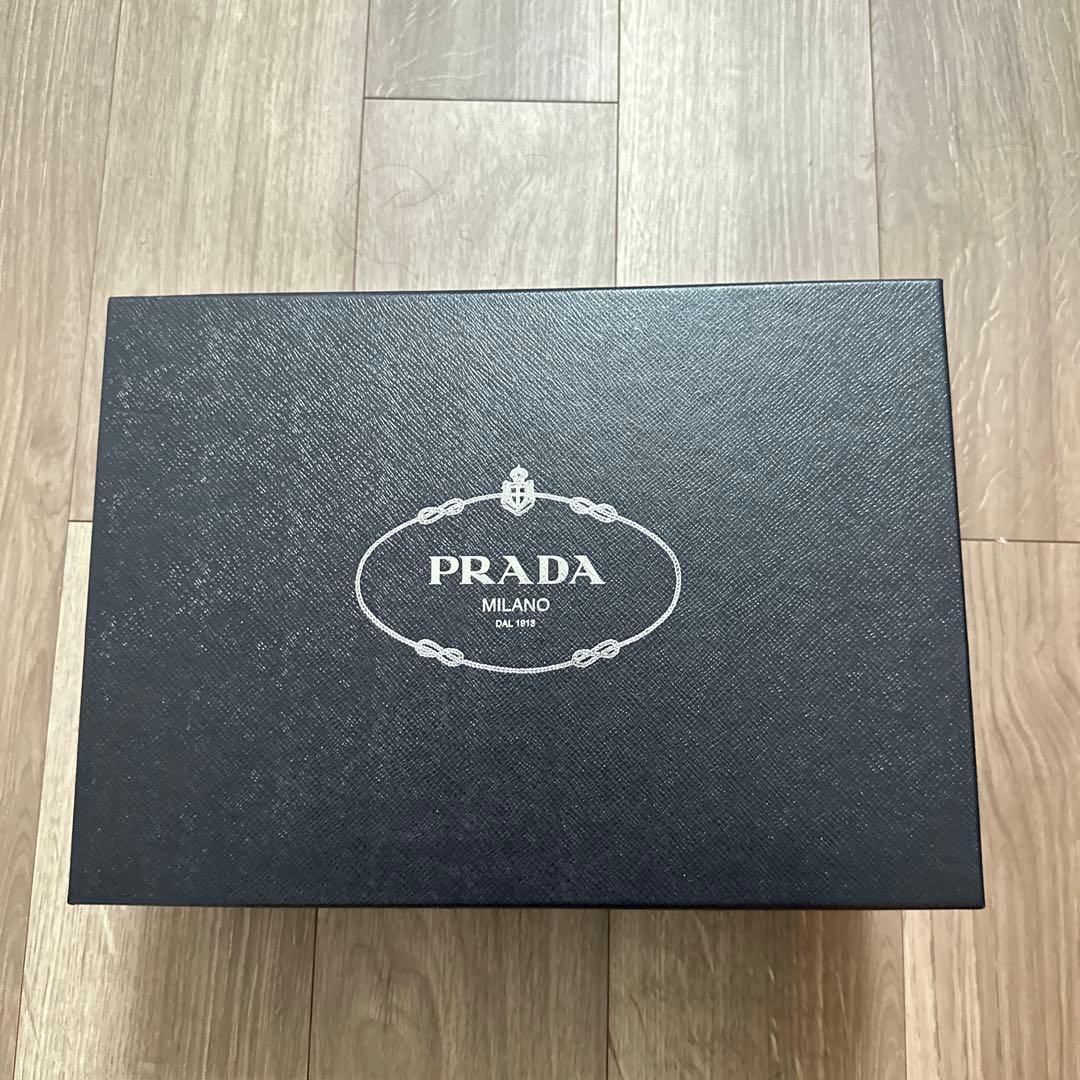 PRADA モノリス　ローファー