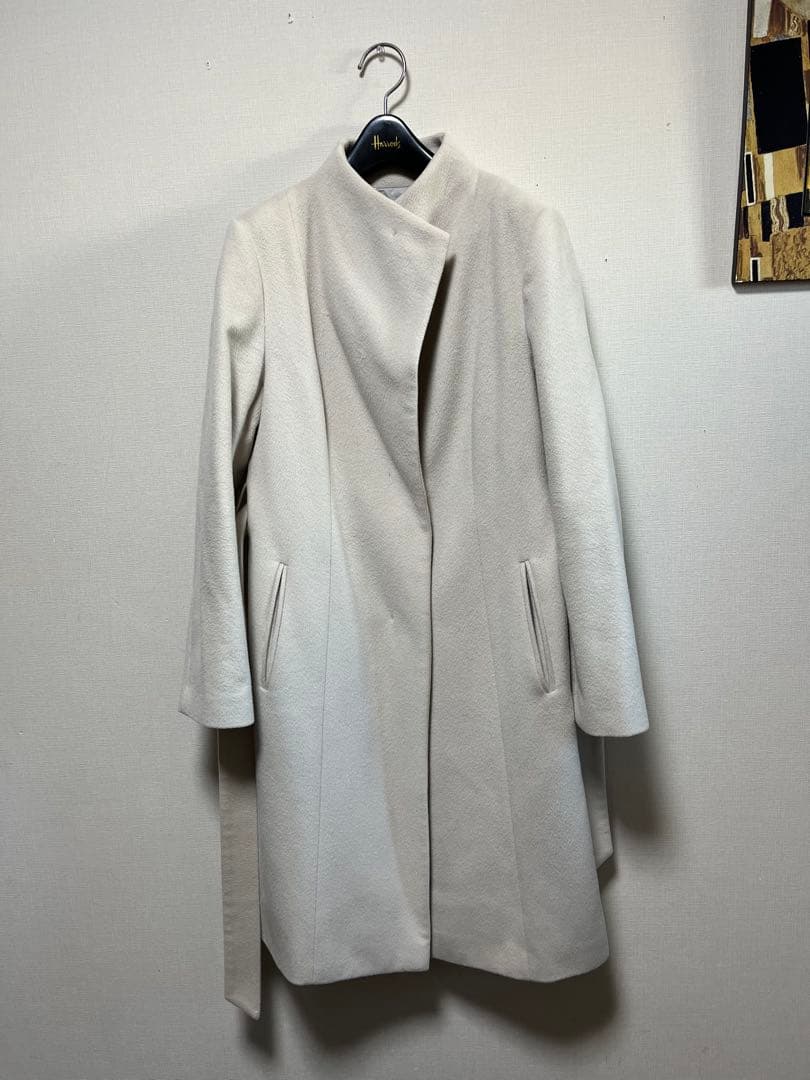 美品アンタイトルプレミアムラインのスタンドカラーコート