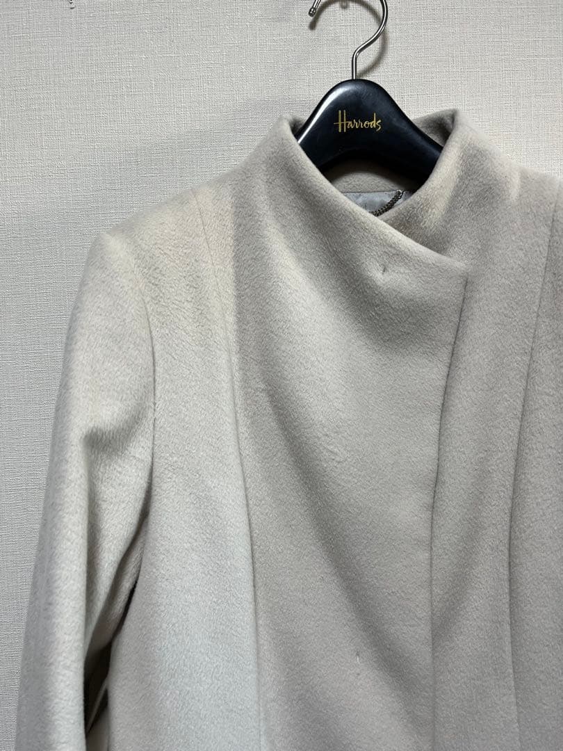 美品アンタイトルプレミアムラインのスタンドカラーコート