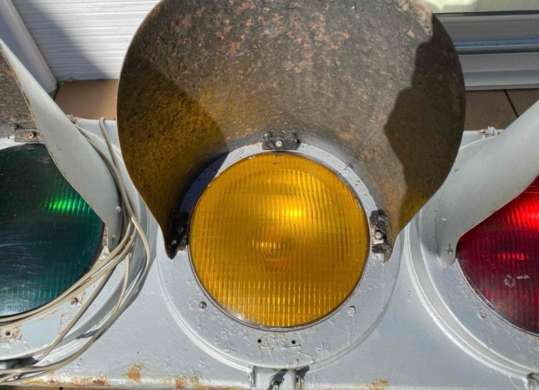【ジャンク】車両用 信号器 【大型 信号灯機 実機 レトロ 信号機 本物】