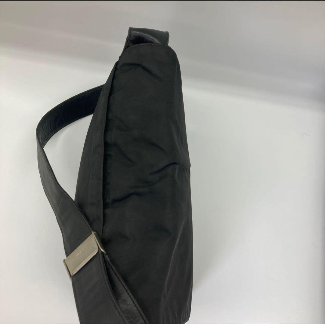 PRADA メッセンジャーバッグ　三角ロゴ　白タグ　メンズ　レディース　ブラック