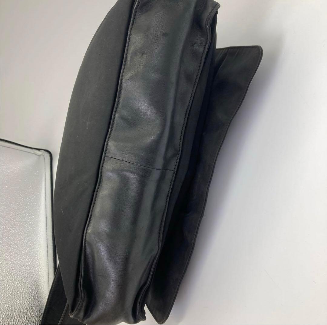 PRADA メッセンジャーバッグ　三角ロゴ　白タグ　メンズ　レディース　ブラック