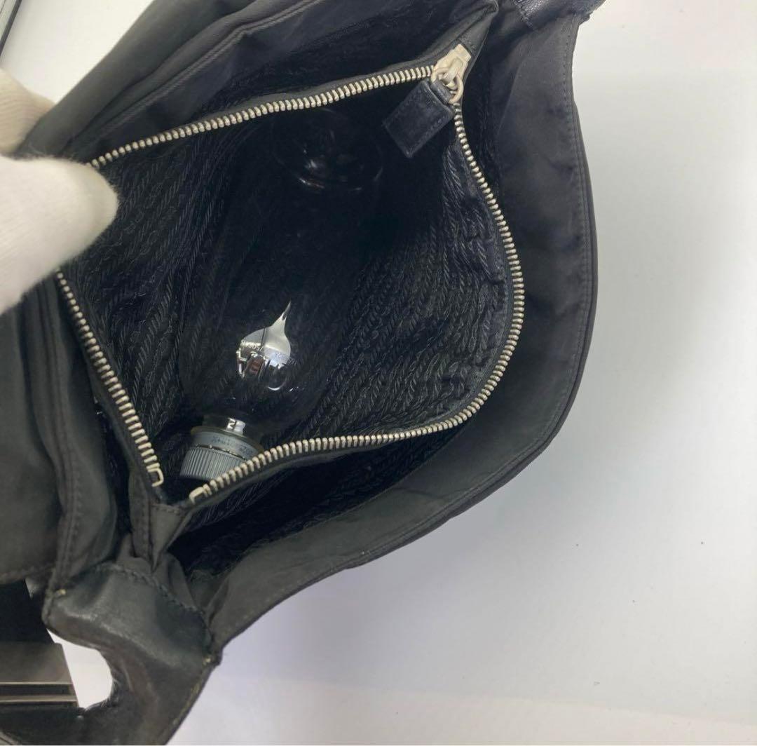 PRADA メッセンジャーバッグ　三角ロゴ　白タグ　メンズ　レディース　ブラック