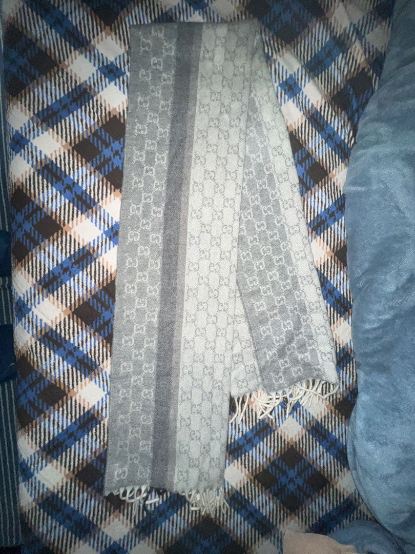 GUCCI GGパターン マフラー グレー系