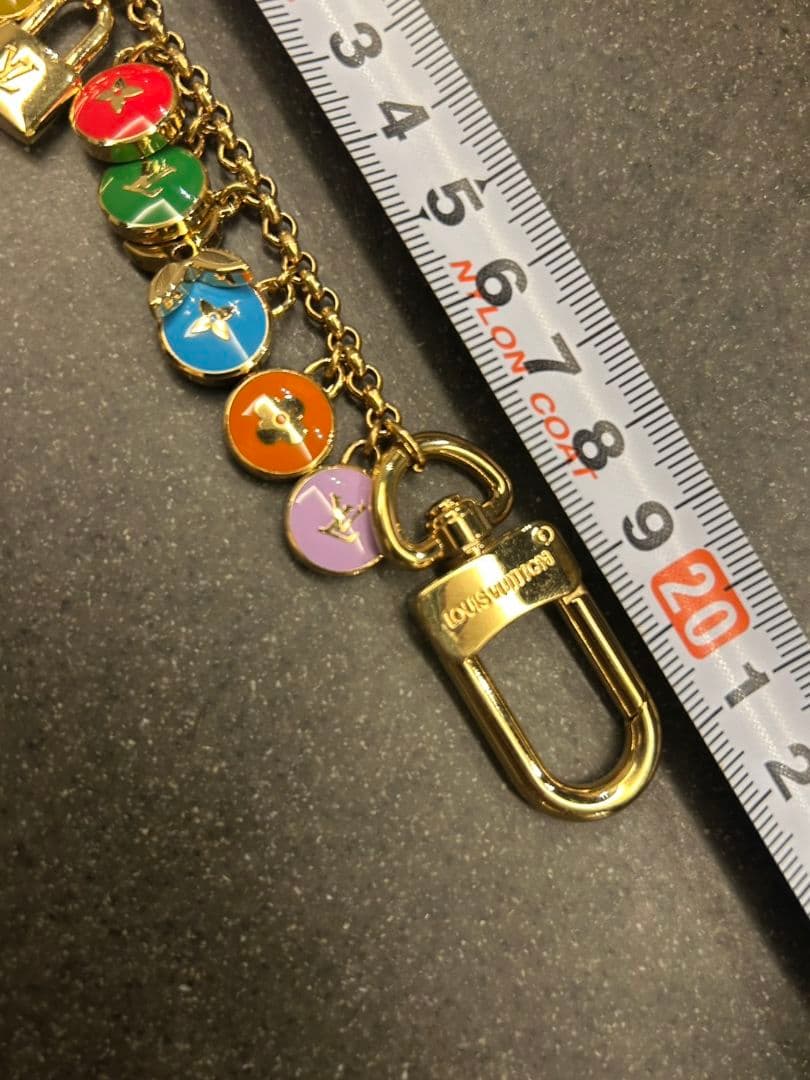 LOUIS VUITTON ポルトクレシェンヌ キーホルダー キーチャーム