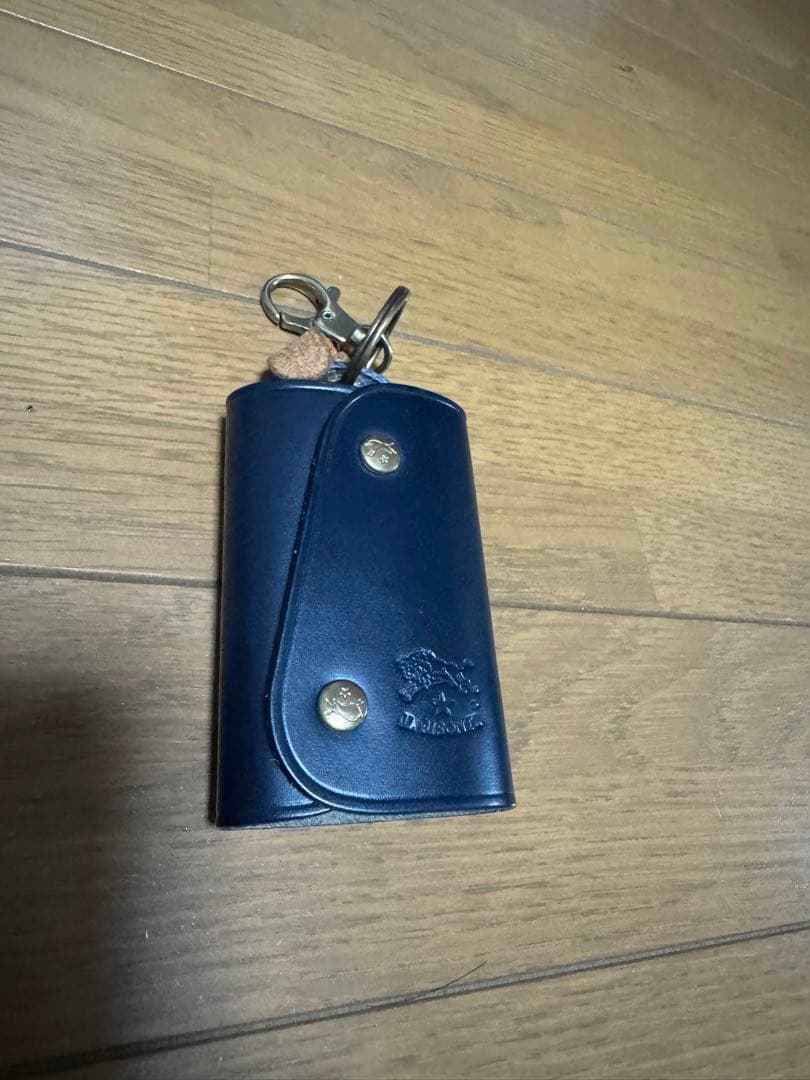 IL BISONTE イルビゾンテ レザーキーケース ネイビー 新品未使用