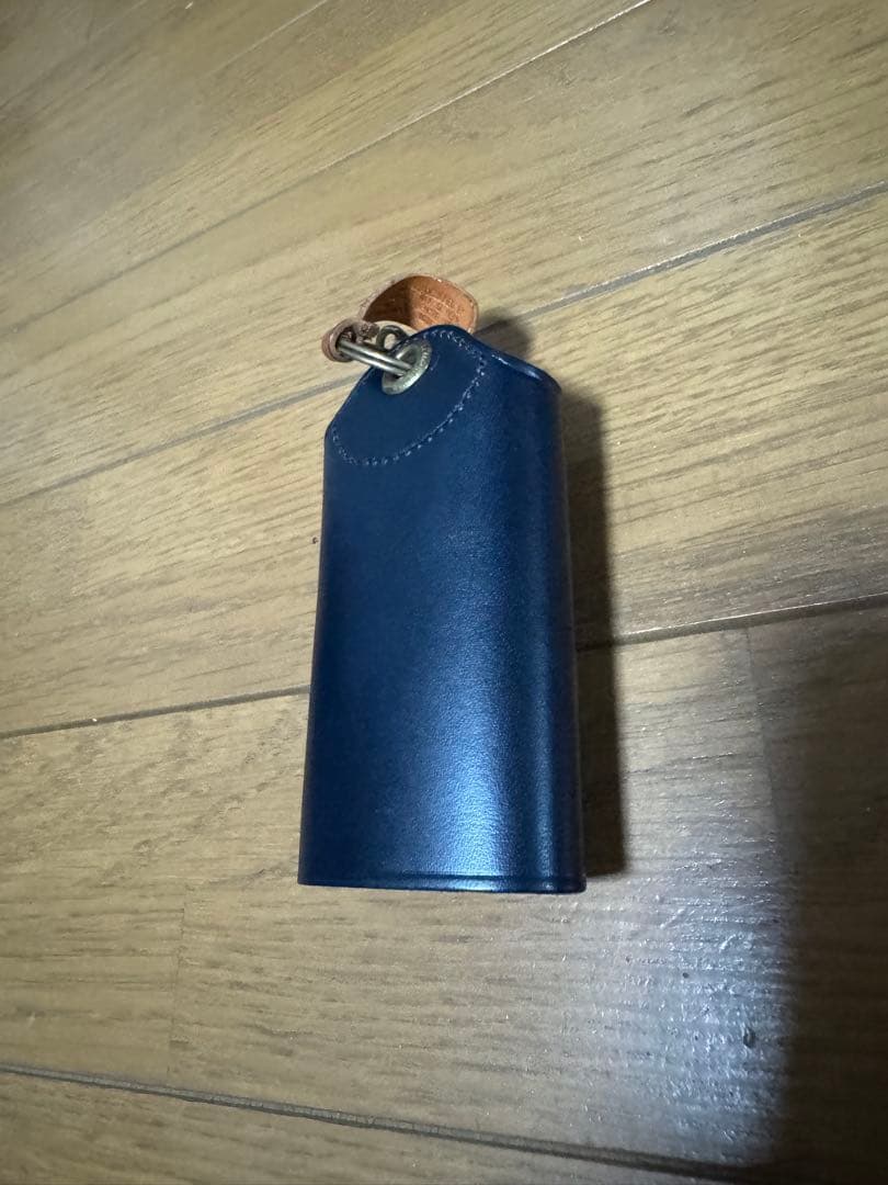 IL BISONTE イルビゾンテ レザーキーケース ネイビー 新品未使用