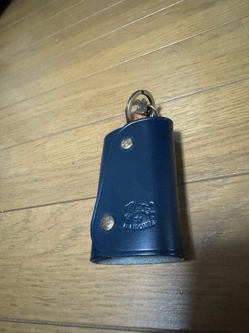 IL BISONTE イルビゾンテ レザーキーケース ネイビー 新品未使用