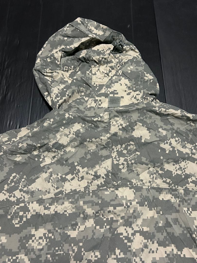 米軍放出品　ECWCS GEN3 ソフトシェル　UCP(ACU)　Lサイズ