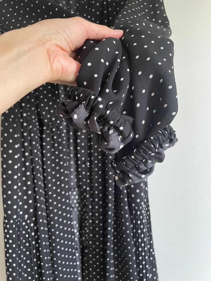 MOGAプリーツシフォンワンピース