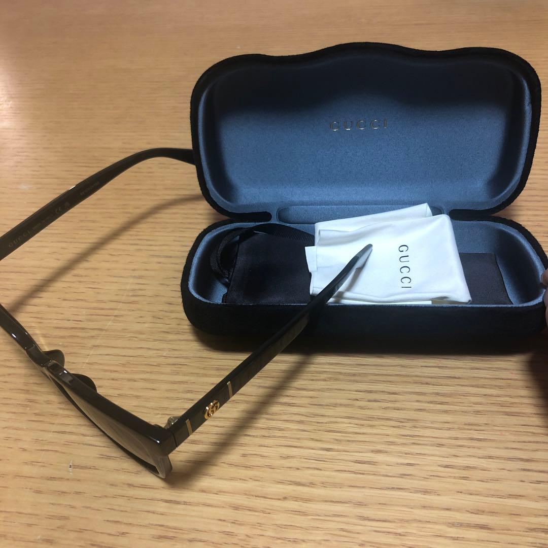 ブラック スクエア型 サングラス ケース付き