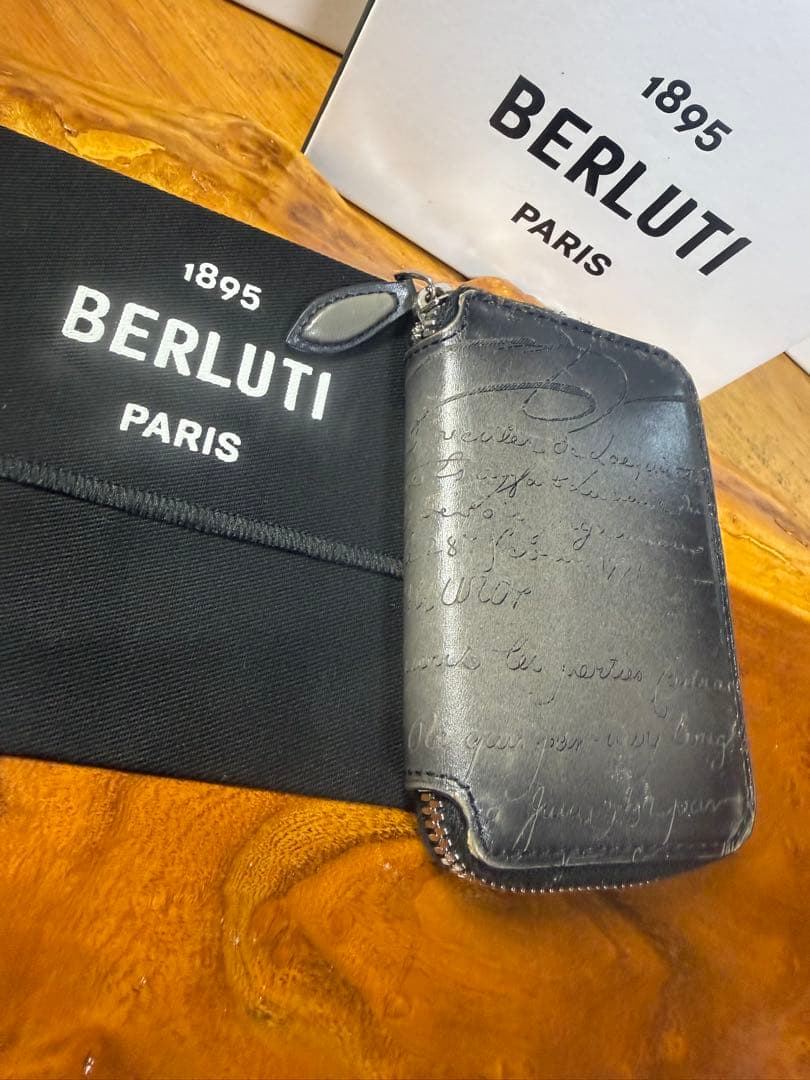 BERLUTI ベルルッティ コト スクリットレザー ジップ 6連キーケース