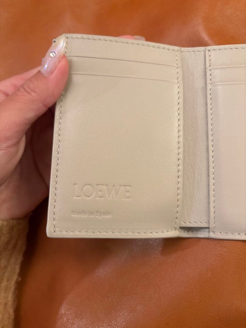 LOEWE アイボリー 三つ折り財布