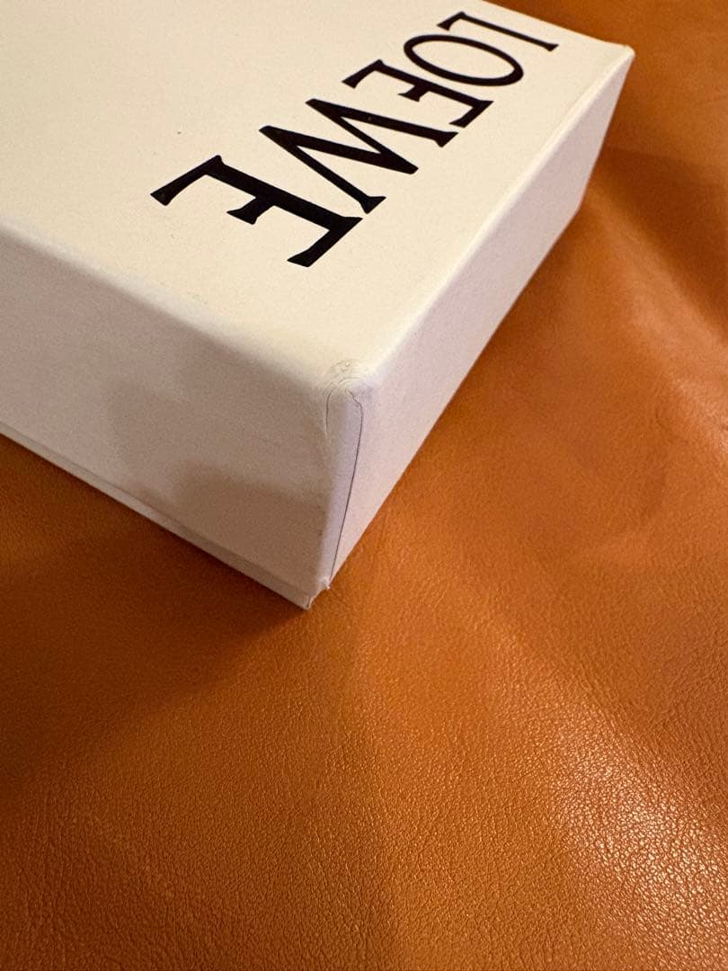 LOEWE アイボリー 三つ折り財布