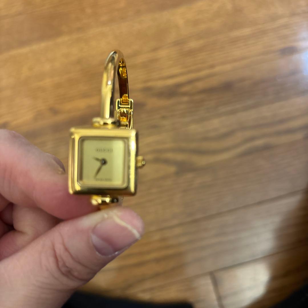 GUCCI グッチ　腕時計　1900L ゴールド　動作未確認