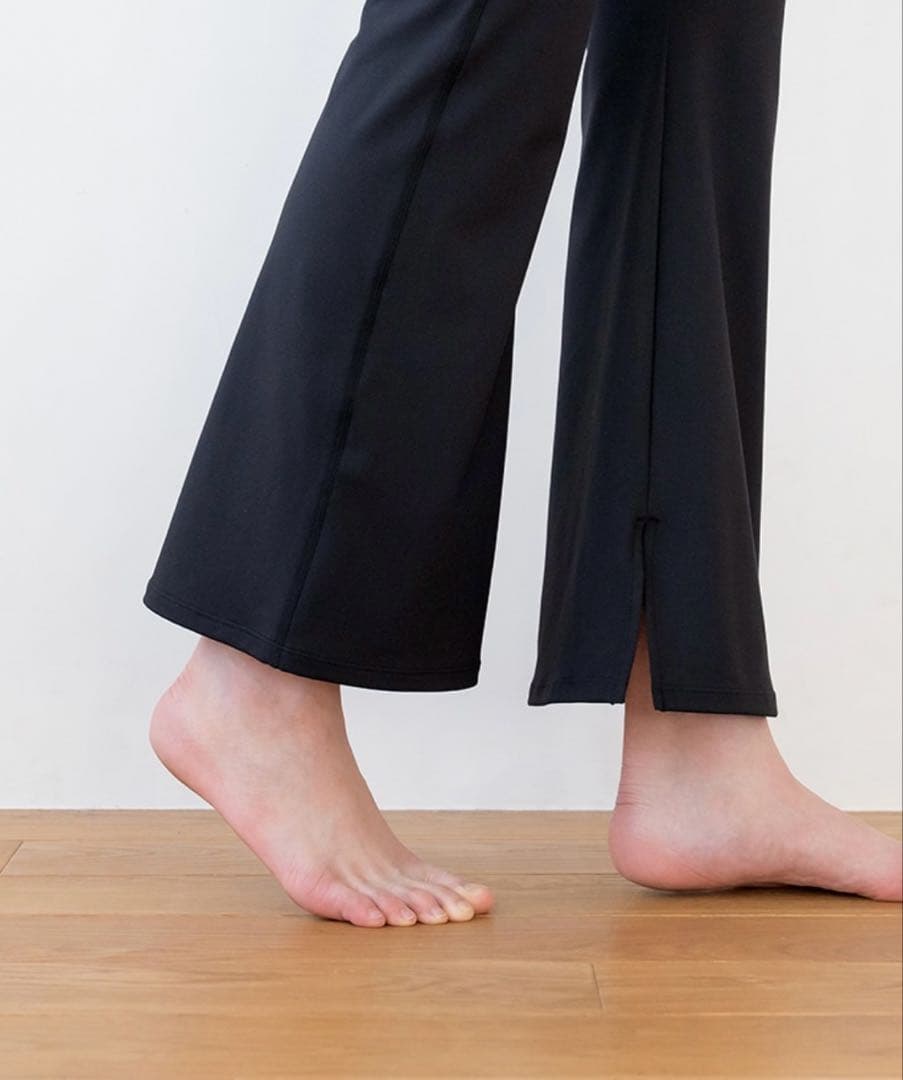 【SUKALA】　ベーシックフレアパンツ Ｌサイズ ネイビー