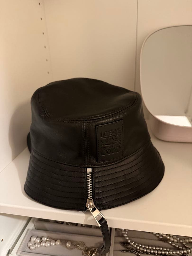 た*く様 LOEWE レザー バケットハット
