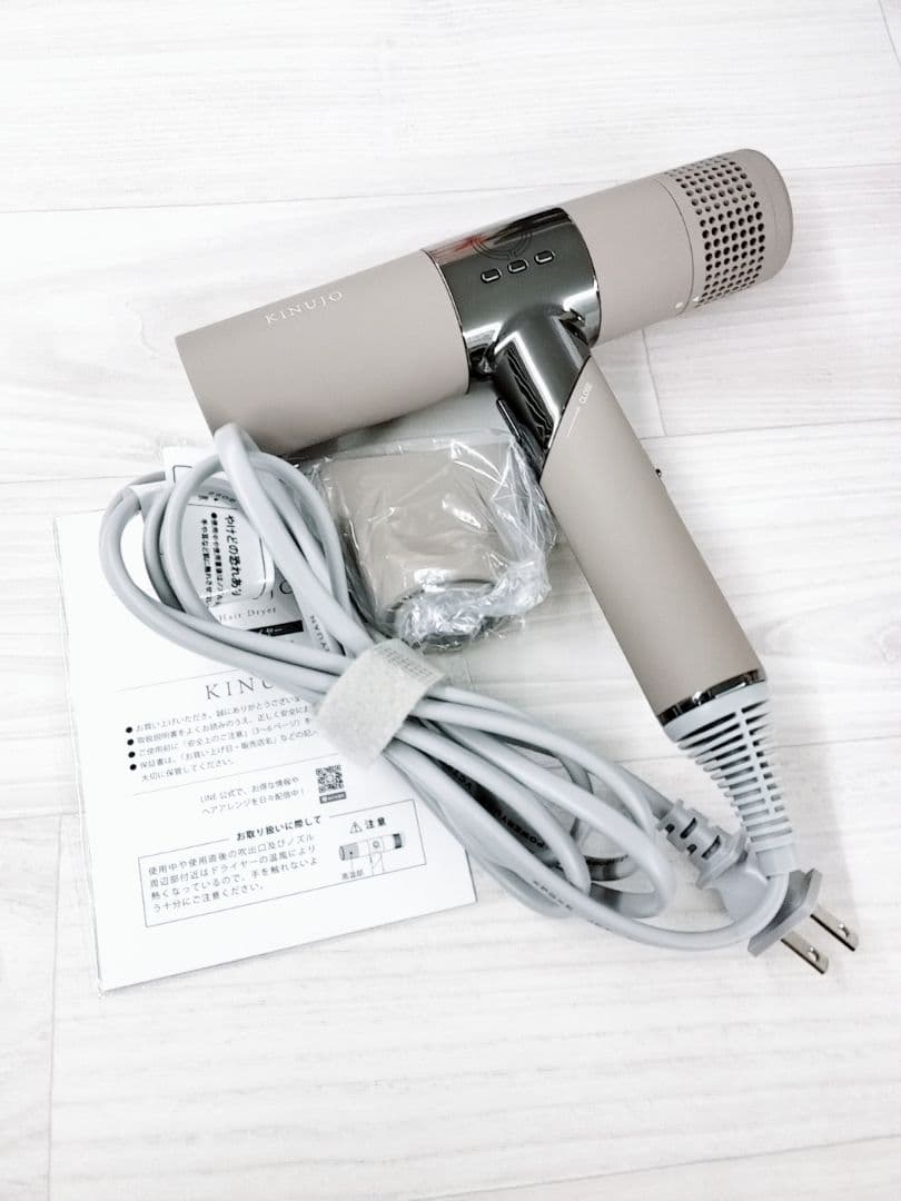 未使用に近い☺KINUJO 絹女 ドライヤー キヌジョ
