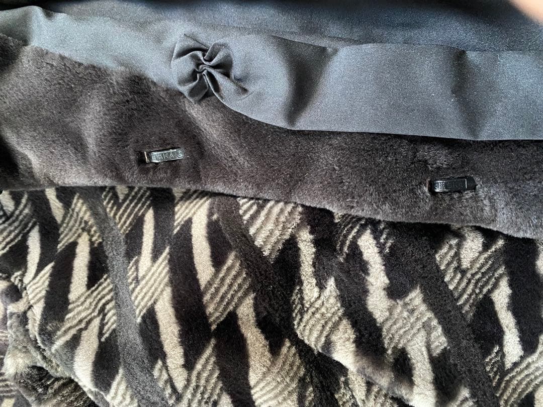 婦人服　毛皮　フェイクファーコート ブラックグレー