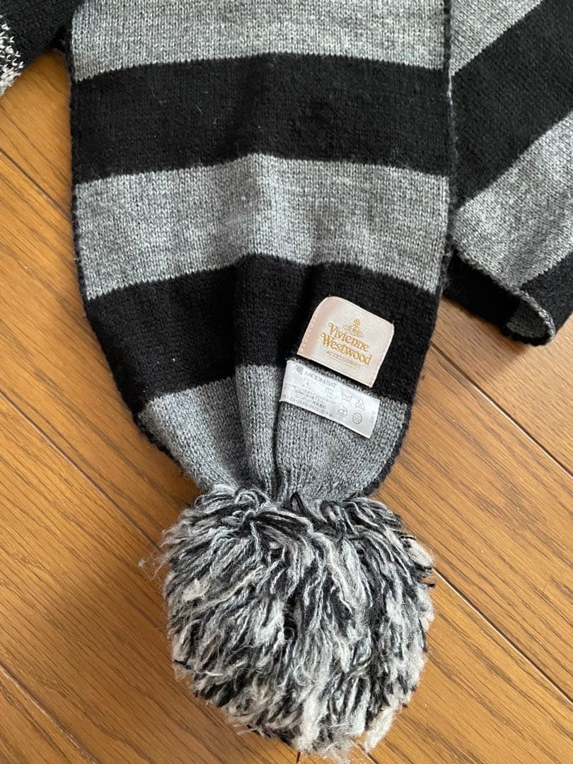 ヴィヴィアンウエストウッド　ポンポンニットマフラー　グレー×ブラック