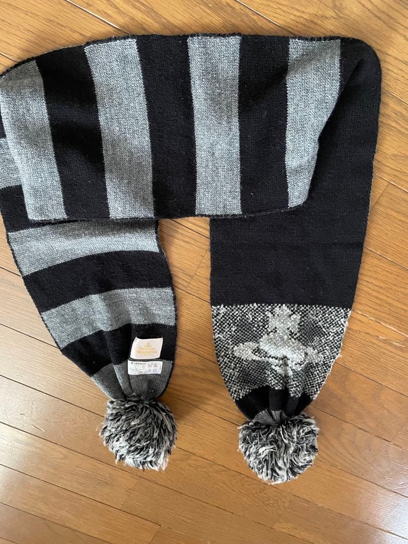 ヴィヴィアンウエストウッド　ポンポンニットマフラー　グレー×ブラック