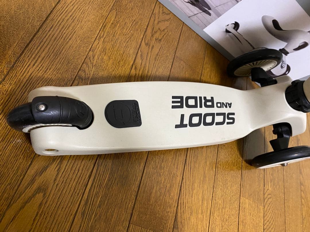 Scoot and Ride アッシュ