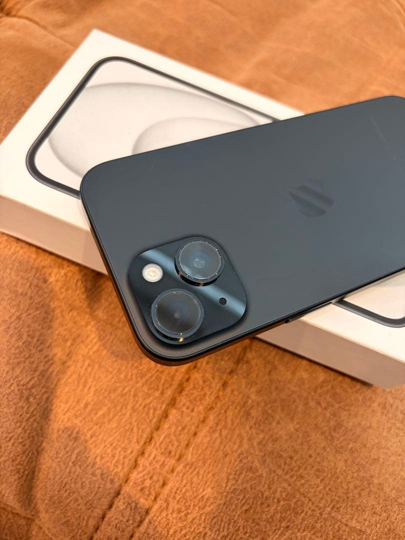 iPhone 15 ブラック 256GB SIMフリー　おまけケース付き