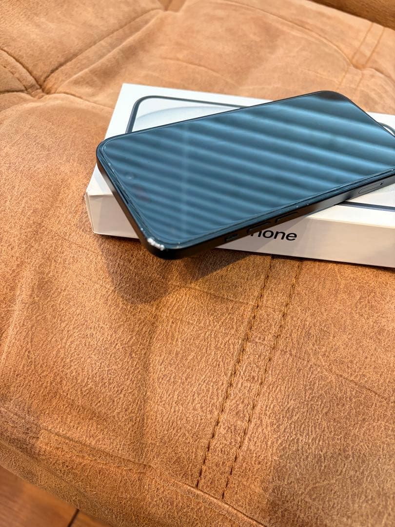 iPhone 15 ブラック 256GB SIMフリー　おまけケース付き