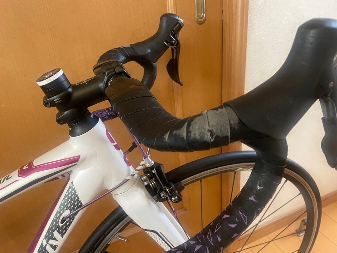 ［お引き取り限定］ジャイアントLiv AVAIL2 2016