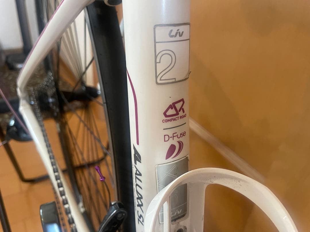 ［お引き取り限定］ジャイアントLiv AVAIL2 2016