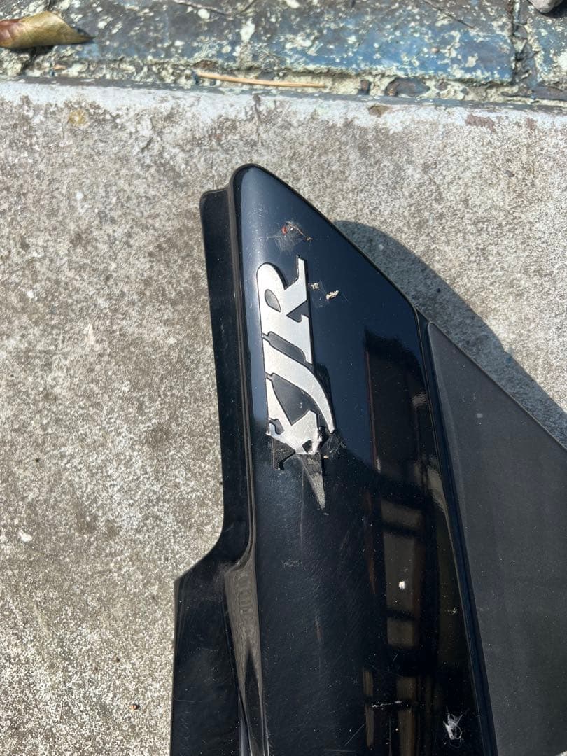 YAMAHA xjr400タンク凹みあり　サイドカウル、テールカウル付き