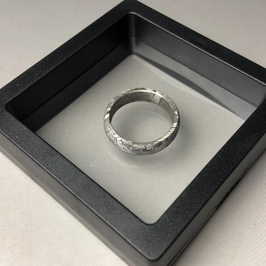 アルタイ隕石 メテオライト リング　くりぬき　指輪　鉄隕石｜希少