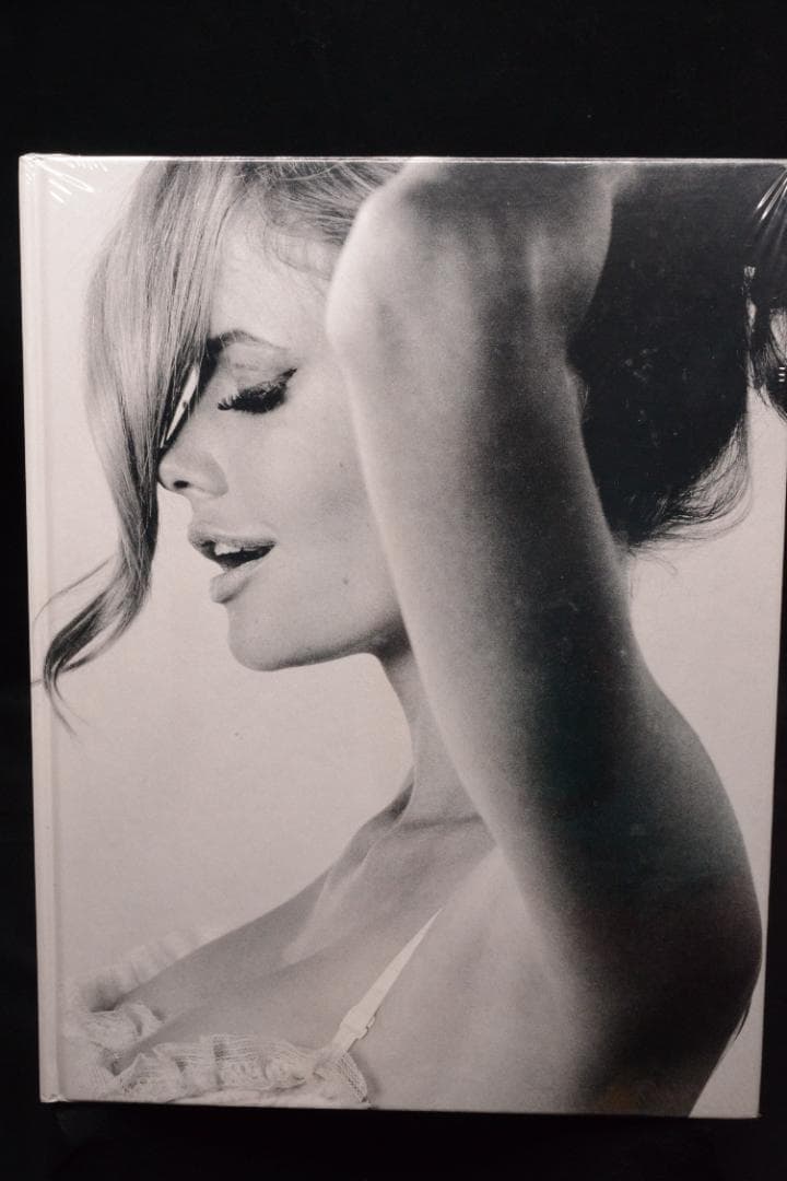 FASHION ETCETERA Special editionサム・ハスキンス