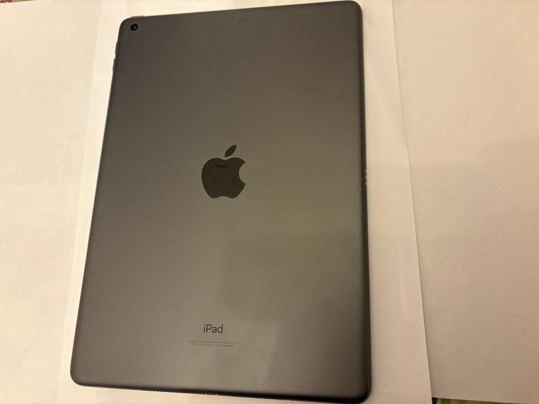 【美品】Apple iPad (第９世代) 256GB スペースグレイ