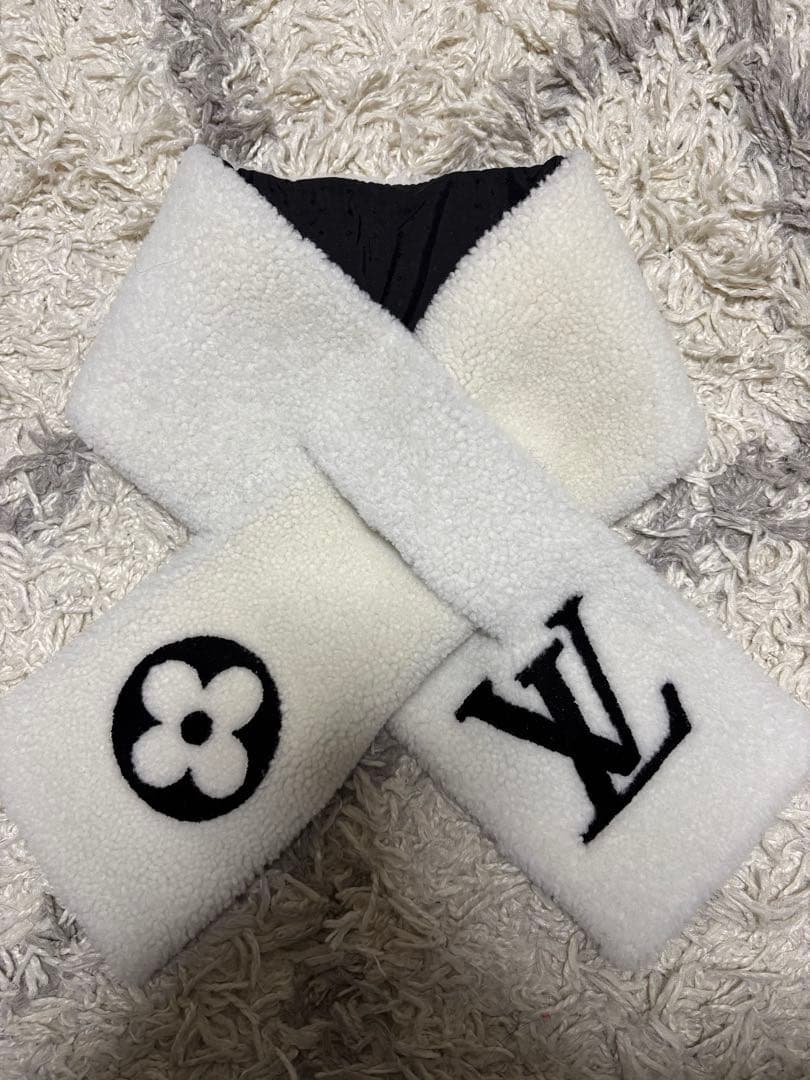 Louis Vuitton マフラー　エシャルプ・シャーリング　ムートン