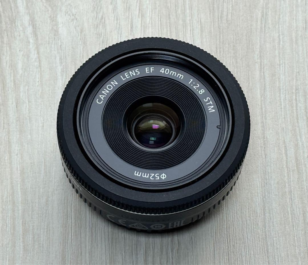 Canon EF 40mm f/2.8 STM 単焦点レンズ　+　専用フード