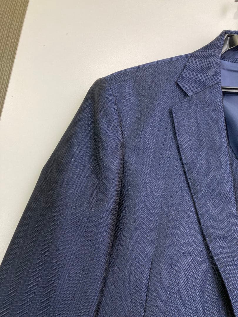 ガルニエ　ネイビースリーピーススーツ