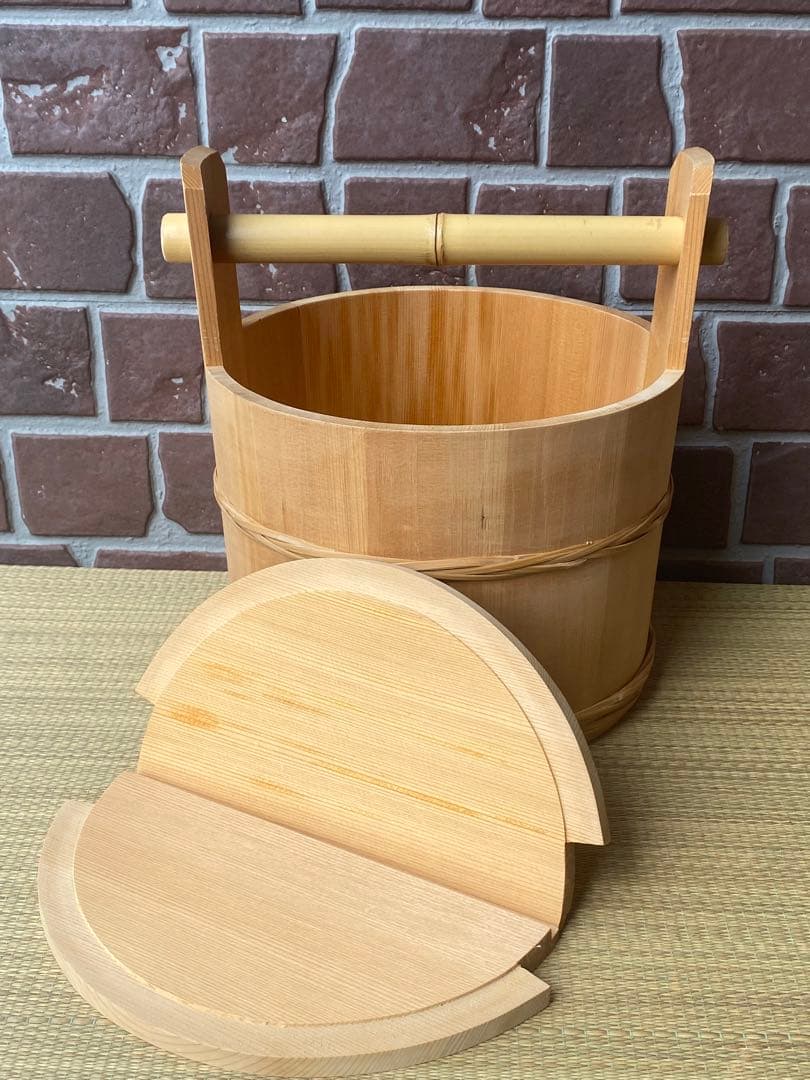 茶道具水張桶　円二造　竹手付　通桶　 水屋道具　露地道具　手桶　木製水指　割蓋