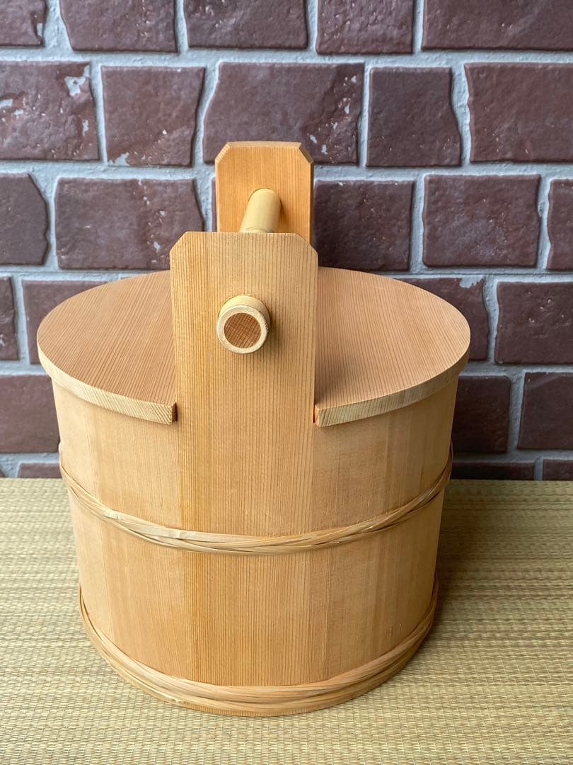 茶道具水張桶　円二造　竹手付　通桶　 水屋道具　露地道具　手桶　木製水指　割蓋