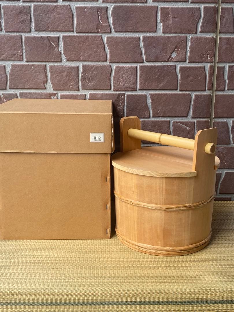 茶道具水張桶　円二造　竹手付　通桶　 水屋道具　露地道具　手桶　木製水指　割蓋