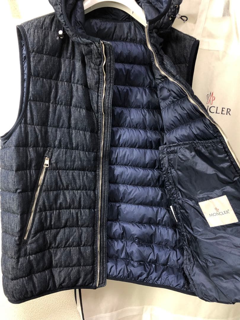 国内正規品　サイズ4 モンクレール　ダウンベスト フード付 ネイビー デニム