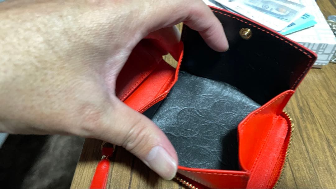 コムデギャルソンウォレット　ラウンドファスナー　二つ折り財布 赤　ほぼ新品