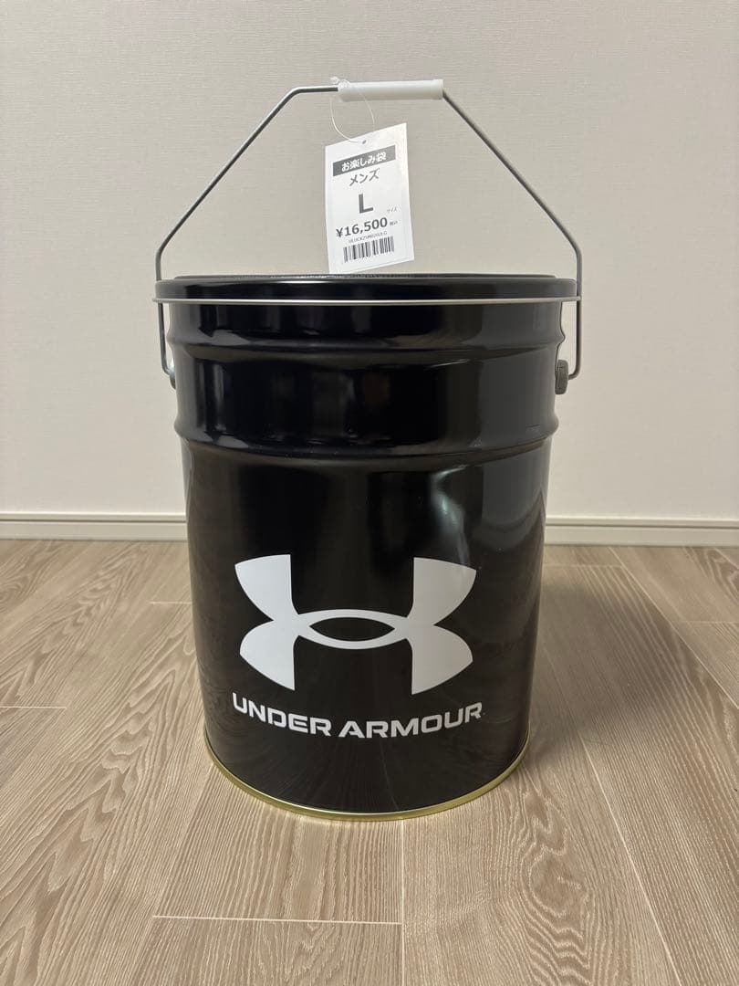 アンダーアーマー メンズ福袋 サイズL 缶