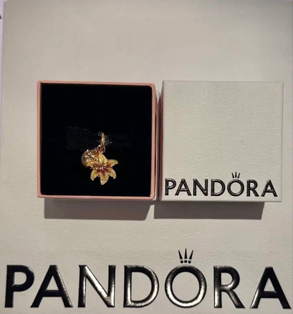 Pandora ラプンツェル花のチャーム 金メッキ 約2.5cm